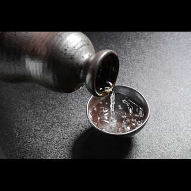 甲府市で日本酒をはじめとしたお酒の豊富なフランス料理のお店です